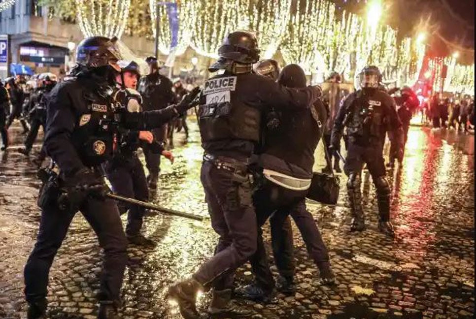 পরাজয়ের পর ফ্রান্সে বিক্ষোভ, পরিস্থিতি সামলাতে লাঠিচার্জ: রিপোর্ট