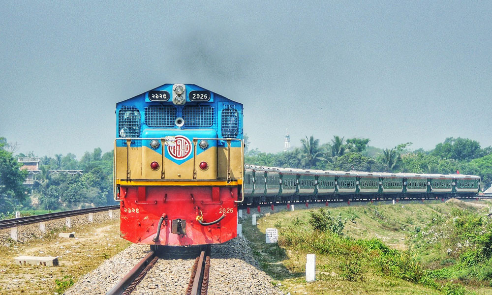 ট্রেনে ঈদ যাত্রা : আজ মিলছে ৩ ‍জুনের টিকিট