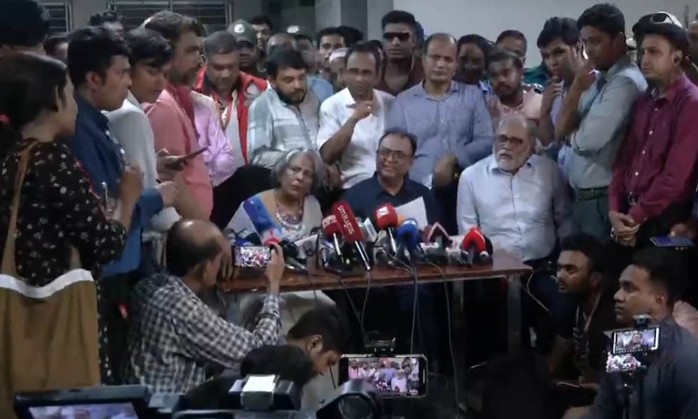 বিমান বিধ্বস্তের ঘটনায় ২০ জনের মরদেহ হস্তান্তর