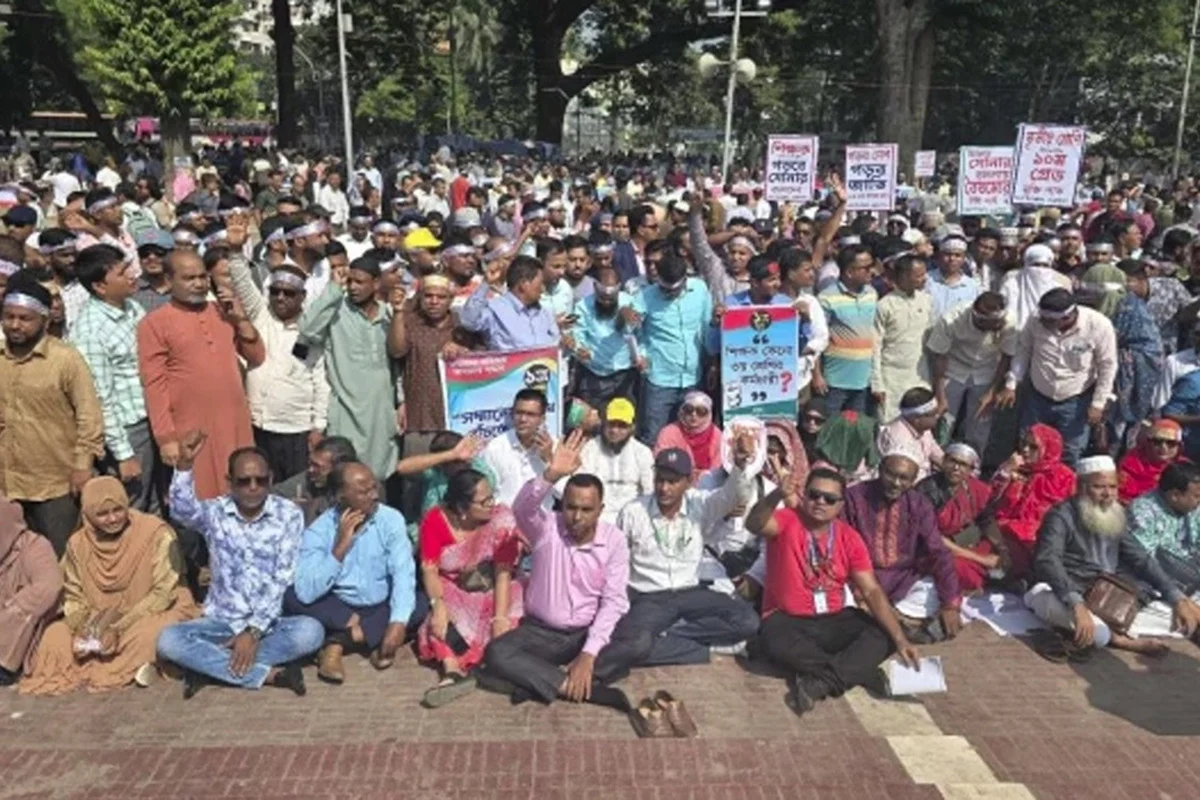 প্রাথমিক বিদ্যালয়ে শিক্ষকদের কর্মবিরতি শুরু