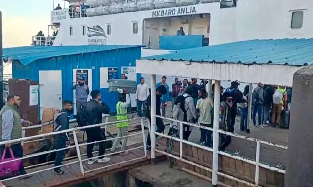 প্রথম যাত্রায় ১২০০ পর্যটক নিয়ে সেন্ট মার্টিনের পথে তিন জাহাজ