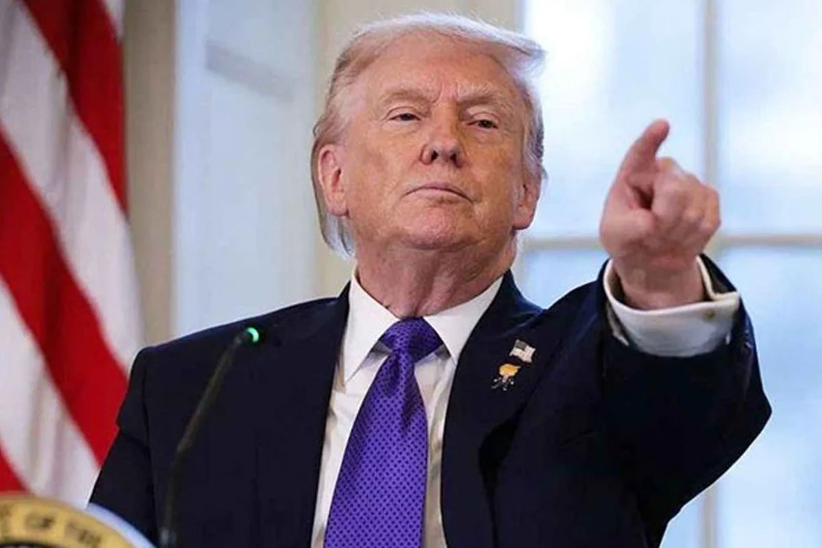 ইরানের জ্বালানি তেল ও খারগ দ্বীপের নিয়ন্ত্রণ চাই : ট্রাম্প