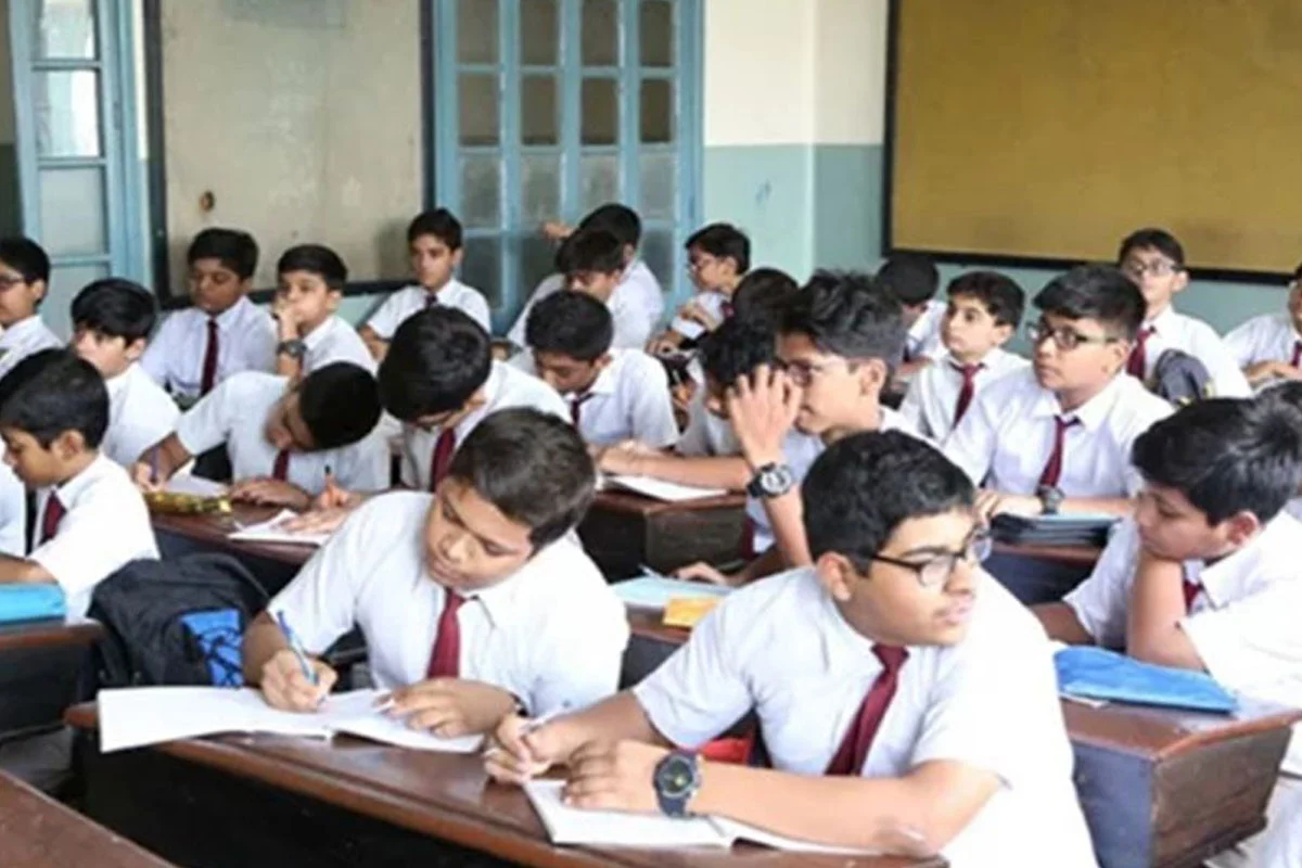 শিক্ষাপ্রতিষ্ঠানে অনলাইন ক্লাসের বিষয়ে সিদ্ধান্ত আসতে পারে আজ