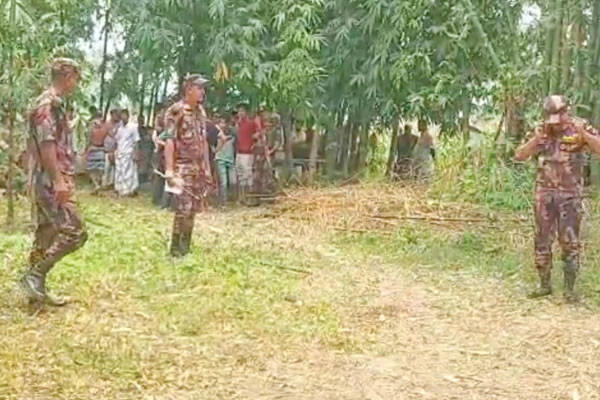 সীমান্তে বাড়তি সতর্কতা ✦ দিল্লিতে বিজিবি-বিএসএফ বৈঠক আজ ✦ পুশইন বন্ধে ভারতকে ১৩ চিঠি ✦ নাগরিকদের ফেরাতে আইনি প্রক্রিয়া অনুসরণ করতে হবে : পররাষ্ট্র প্রতিমন্ত্রী