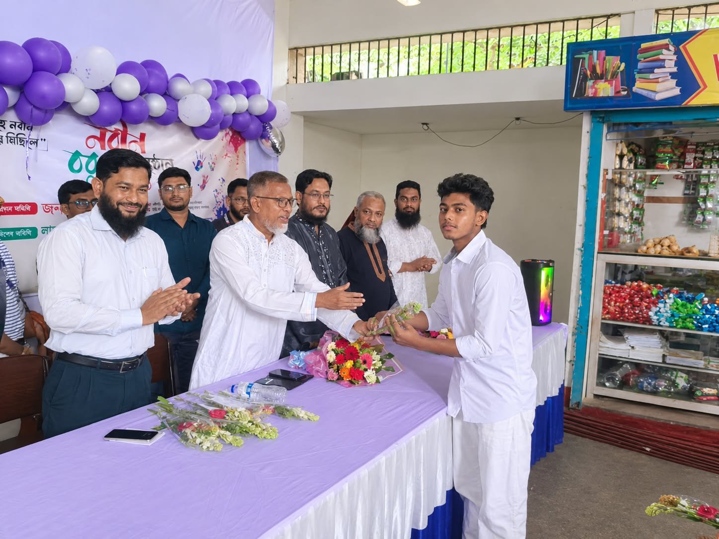 আমজাদ আইডিয়াল স্কুল এন্ড কলেজে একাদশ শ্রেণির ছাত্র / ছাত্রীদের নবীন বরণ ও দোয়া মাহফিল অনুষ্ঠান অনুষ্ঠিত হয়েছে।